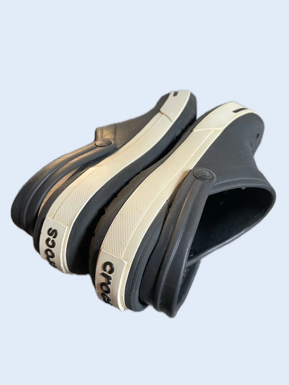 CROCS Unisex Blue Clog with White Midsole Trim & Strap (M: 7/W: 9)